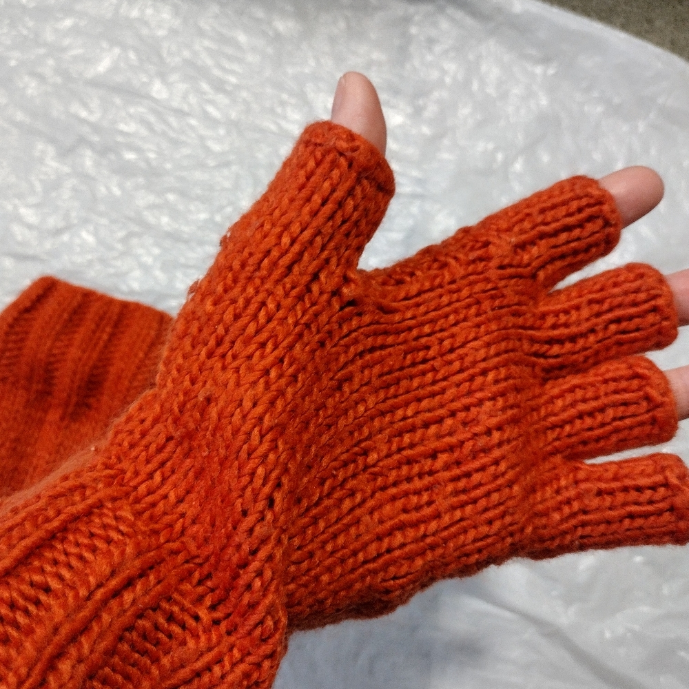 Fingerless gloves, orange, acrylic